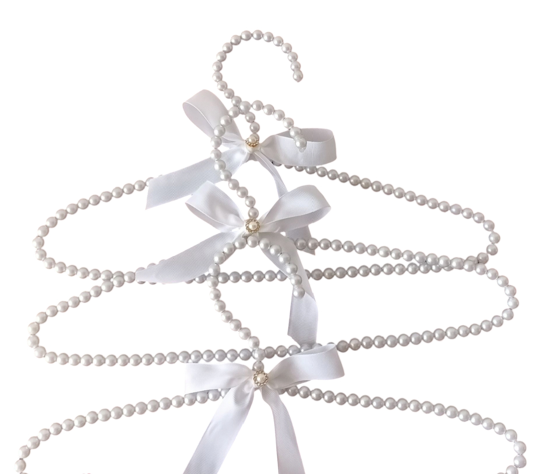 علاقة ملابس باللؤلؤ